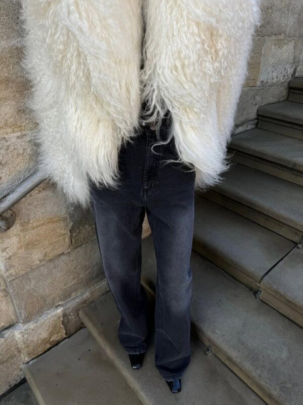 SnapInsta.to_591571875_18059728874650575_8354406956616410993_n White Llama Fur Coat | Ethical Genuine Llama Fur | Vintage Style Luxury Fur Jacket | Winter Faux Fur Alternative Coat