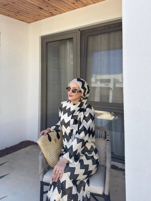 Zigzag Patterned Dress – Modern Prints with Effortless Style - Image 3