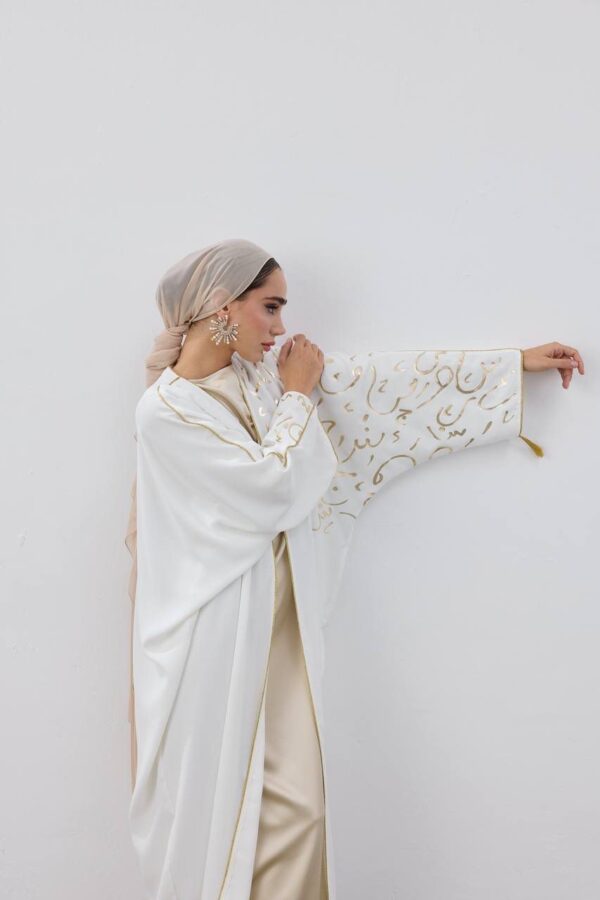 Burgundy Calligraphy Crepe Abaya – Timeless Elegance - Image 5