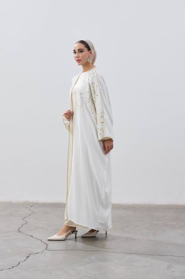 Burgundy Calligraphy Crepe Abaya – Timeless Elegance - Image 3
